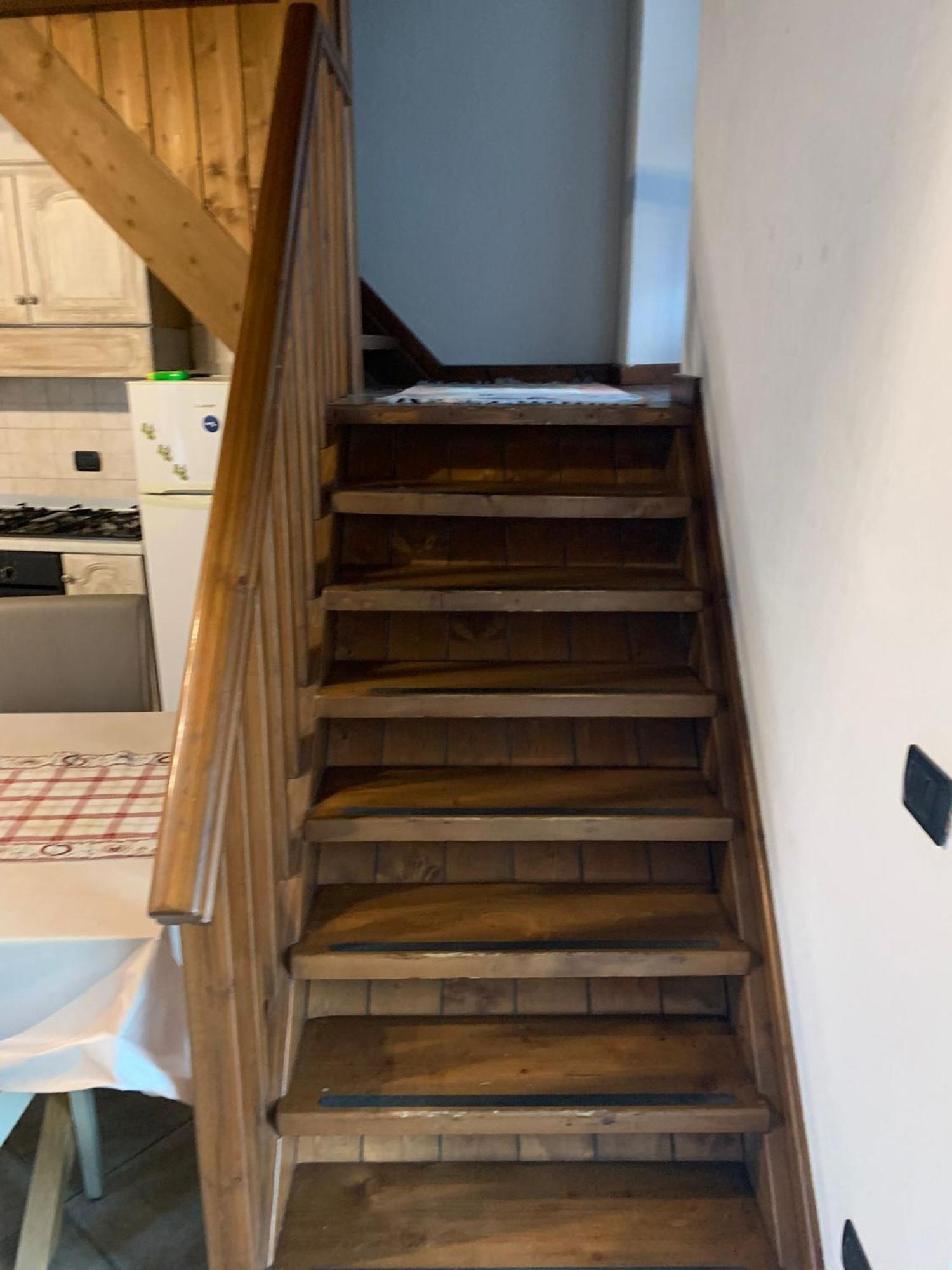 Villa La Casa Di Nonna Pina à Roccasparvera Extérieur photo